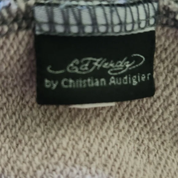 Ed Hardy Graphic Sweatshirt with Skull Design - Picture 9 of 13